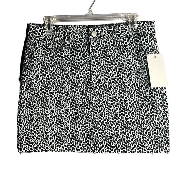 TDC Contemporary Green and Black Leopard Print Corduroy Mini Skirt Size Large - Picture 1 of 8